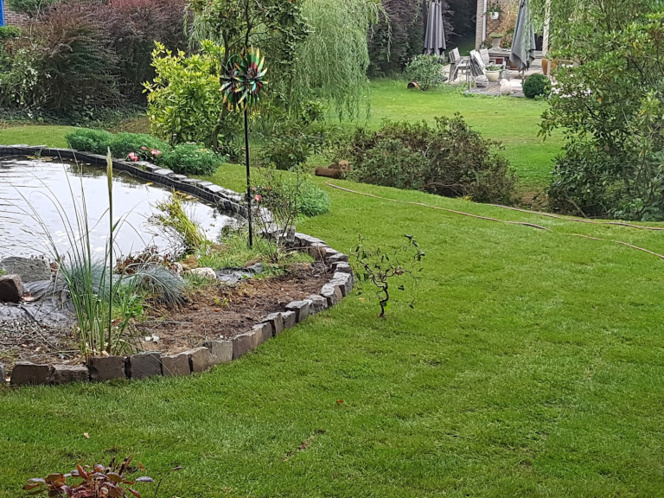 Refaire, réparer ou réarranger votre pelouse - Pose de gazon en rouleaux Refaire, réparer ou réarranger votre pelouse - Pose de gazon en rouleaux