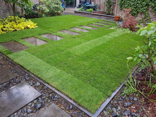 Refaire, réparer ou réarranger votre pelouse - Pose de gazon en rouleaux Refaire, réparer ou réarranger votre pelouse - Pose de gazon en rouleaux